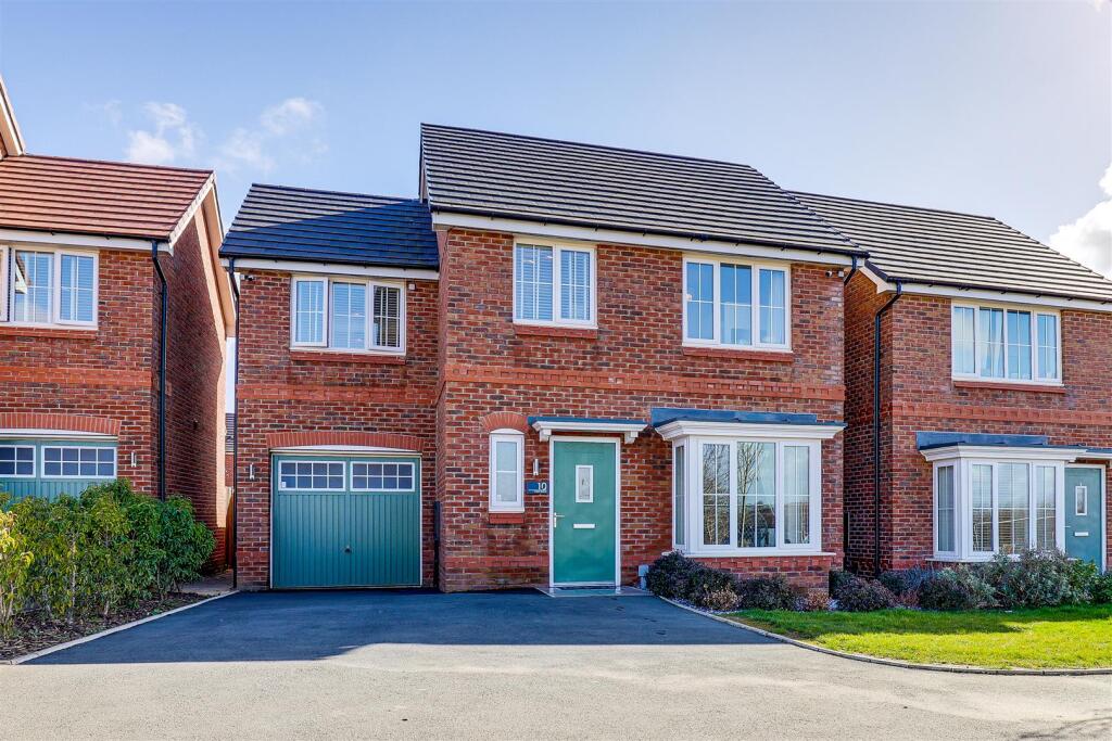 Main image of property: Violet Grove, Newark, Nottinghamshire, NG24 4FT