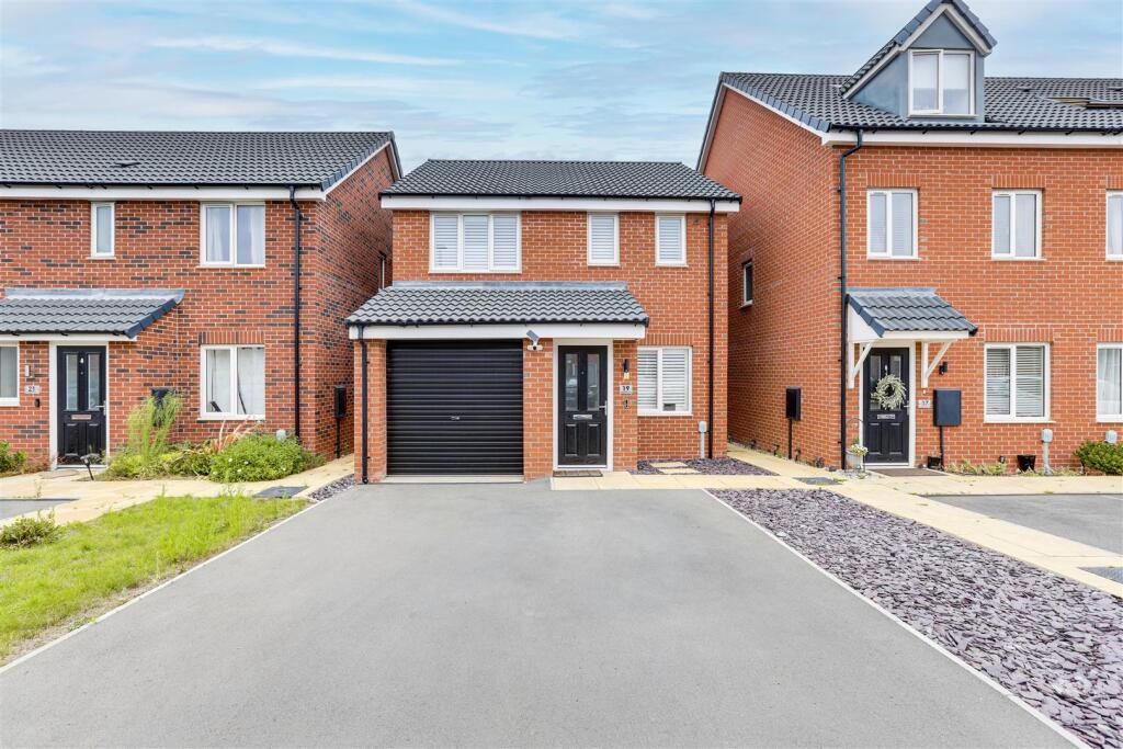 Main image of property: Mandarin Close, Stoke Bardolph, Nottinghamshire, NG14 5JQ