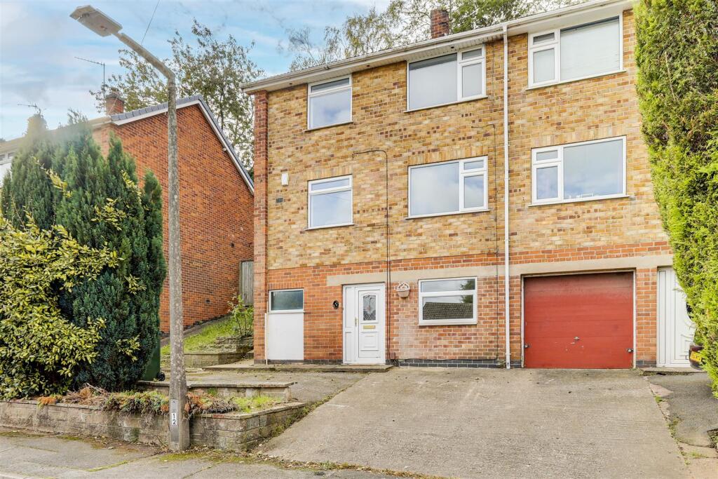 Main image of property: Chesterfield Avenue, Gedling, Nottinghamshire, NG4 4GE