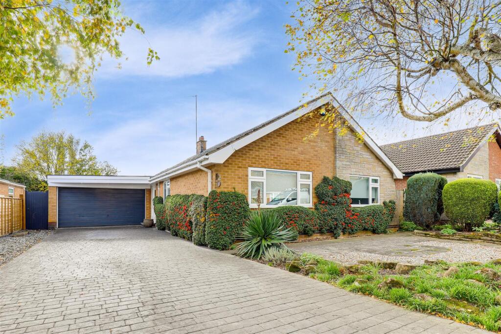 Main image of property: Pinfold Crescent, Woodborough, Nottinghamshire, NG14 6DQ