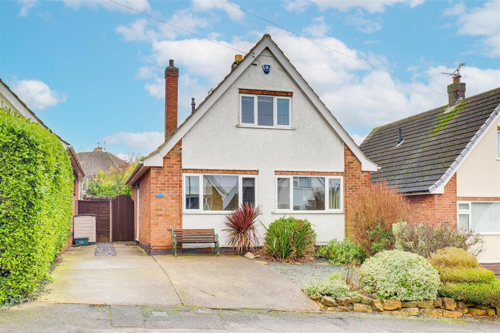 Main image of property: Veronica Drive, Carlton, Nottinghamshire, NG4 3QS