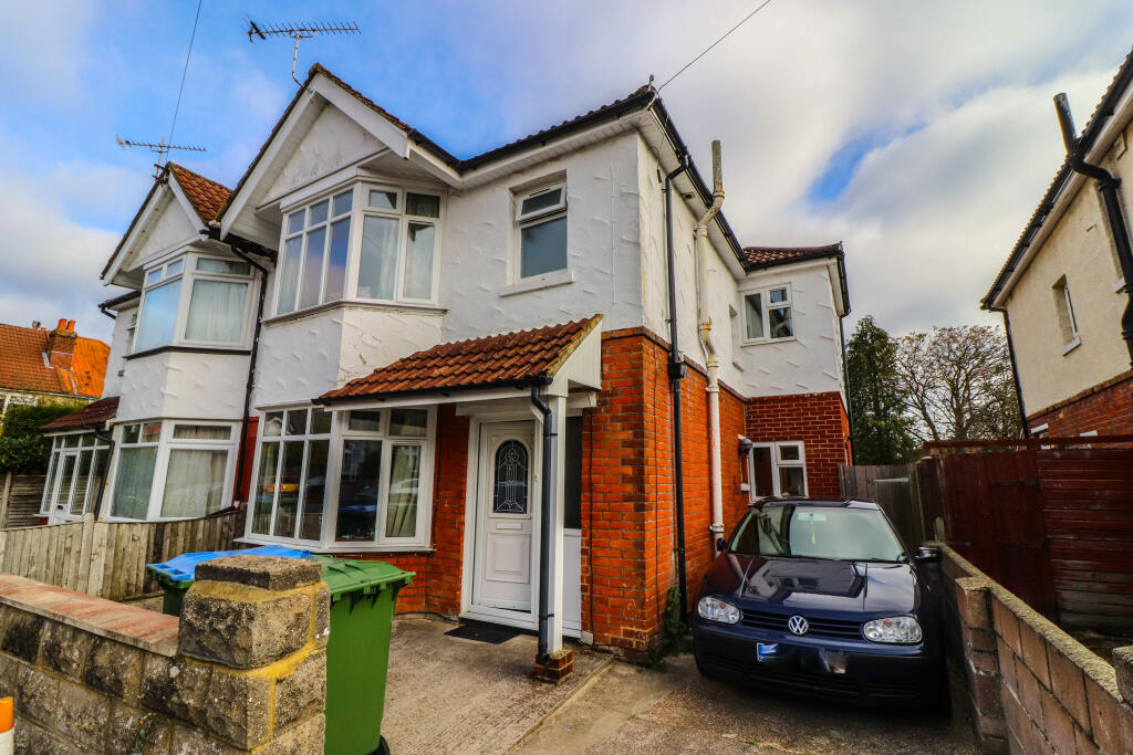 6 bedroom semi-detached house for rent in Merton Road, Southampton, SO17