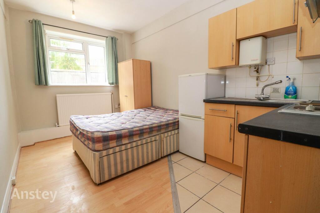 1 bedroom flat for rent in Cobden Avenue, Southampton, SO18