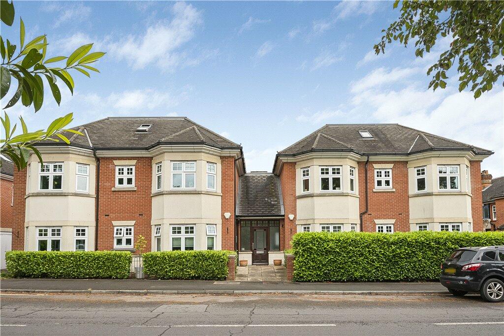 3 bedroom apartment for sale in Hook Heath Avenue, Woking, Surrey, GU22