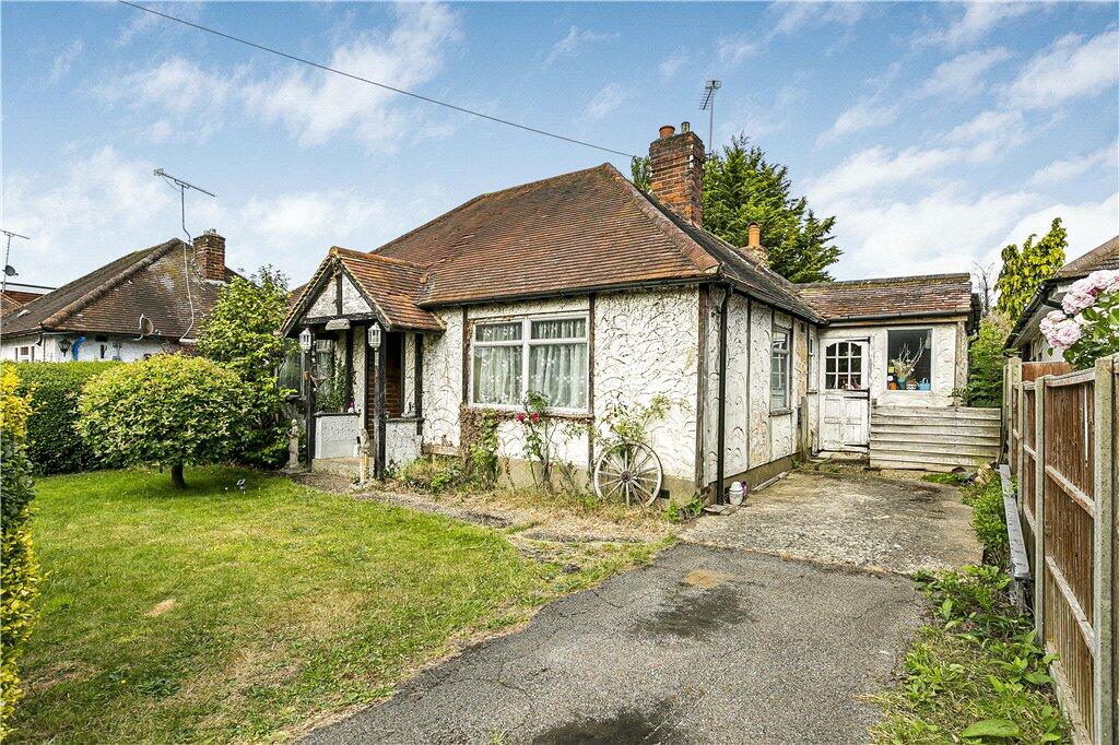 3 bedroom bungalow for sale in Westfield Avenue, Woking, Surrey, GU22