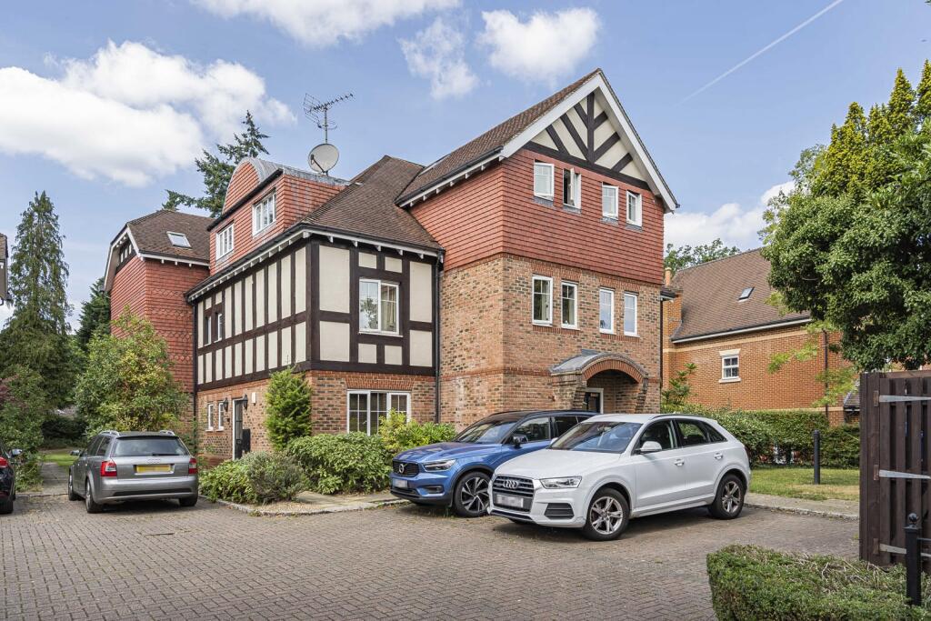 Main image of property: Coley Avenue, Woking, Surrey, GU22