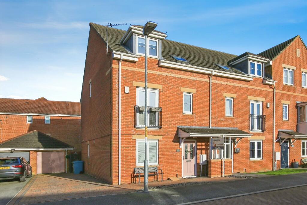 3 bedroom town house for sale in Heather Lea, Blyth, NE24 4DE, NE24