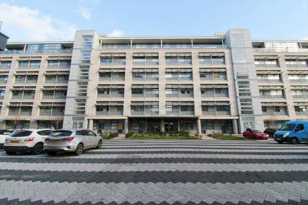 1 bedroom flat for sale in Flat , Edinburgh House, Edinburgh Gate