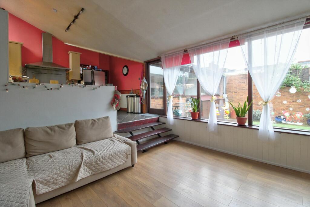 Additional property image - Bishopsfield, Harlow
