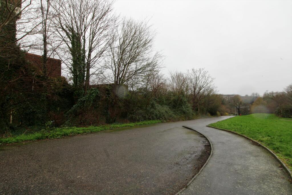Additional property image - Bishopsfield, Harlow