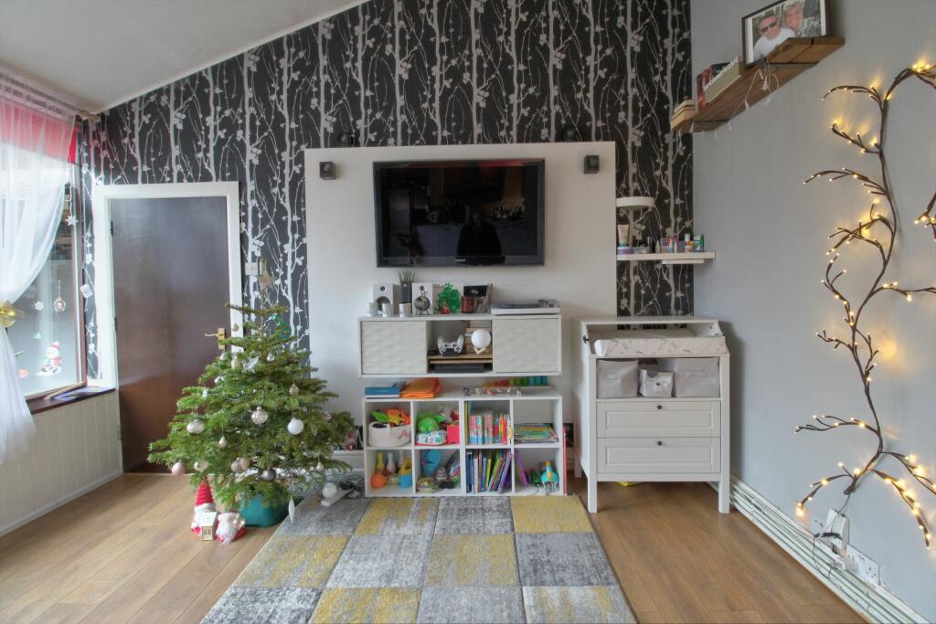 Additional property image - Bishopsfield, Harlow