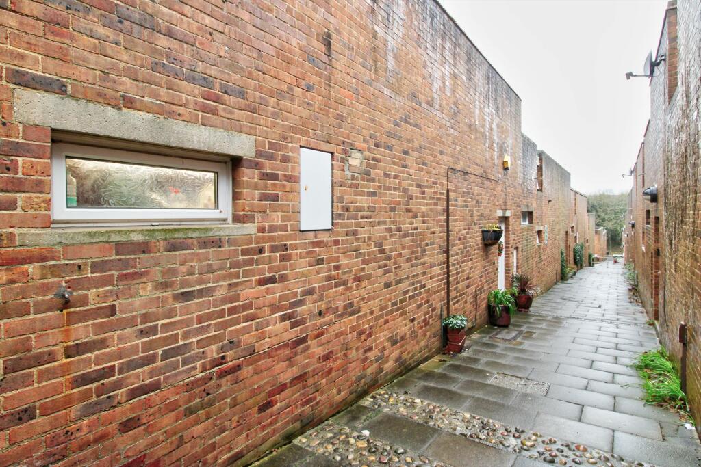 Additional property image - Bishopsfield, Harlow