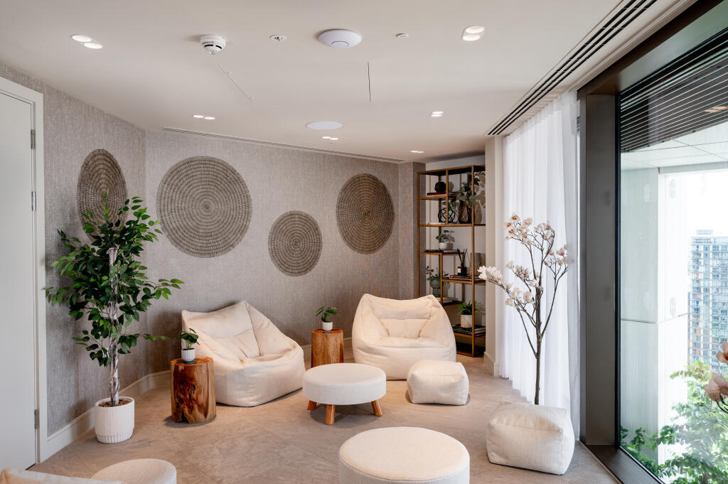 Main image of property: South Quay Plaza, Canary Wharf,
London,
E14 9SH