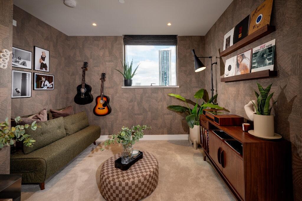 Main image of property: South Quay Plaza, Canary Wharf,
London,
E14 9SH