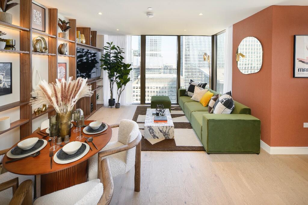 Main image of property: South Quay Plaza, Canary Wharf,
London,
E14 9SH