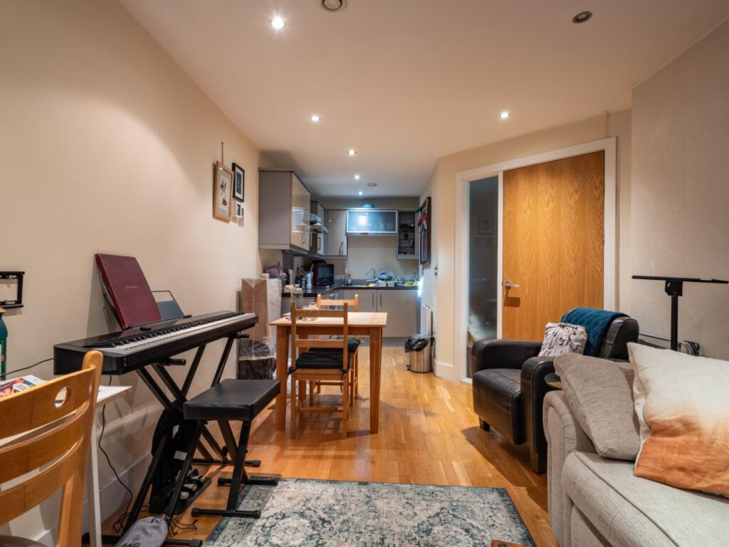 Main image of property: Merchants Quays, 32 Close, Newcastle Upon Tyne, Tyne and Wear, NE1 3RF