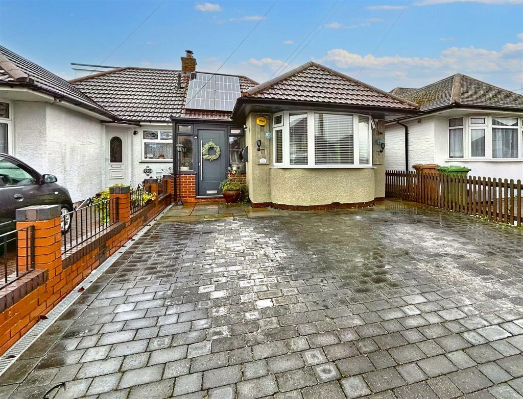 3 bedroom bungalow for sale in Marcot Road, Solihull, B92