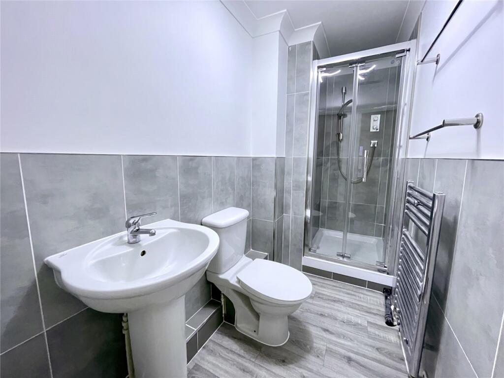 Terraced to rent on Main Street, Thorner, LS14