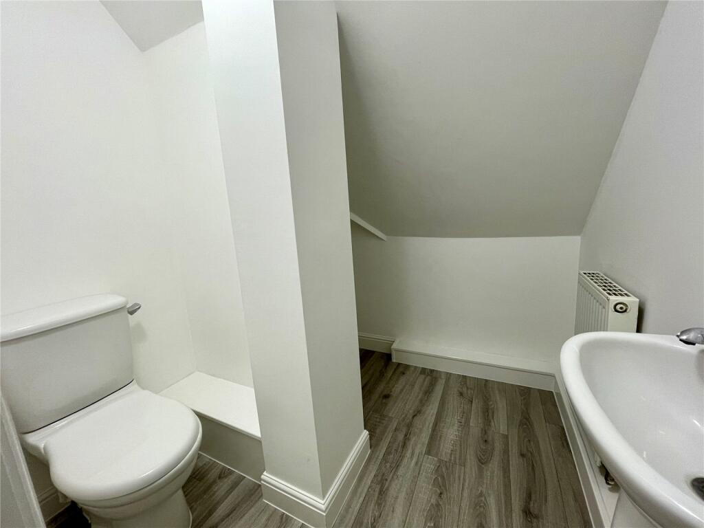 Terraced to rent on Main Street, Thorner, LS14