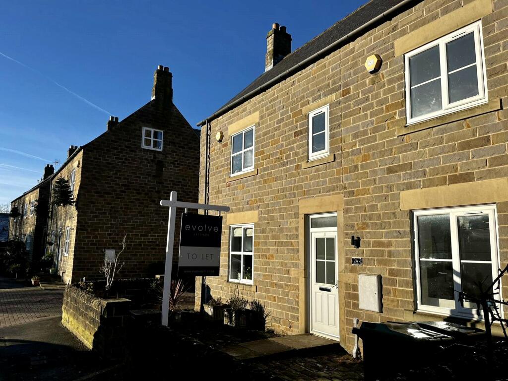 Terraced to rent on Main Street, Thorner, LS14