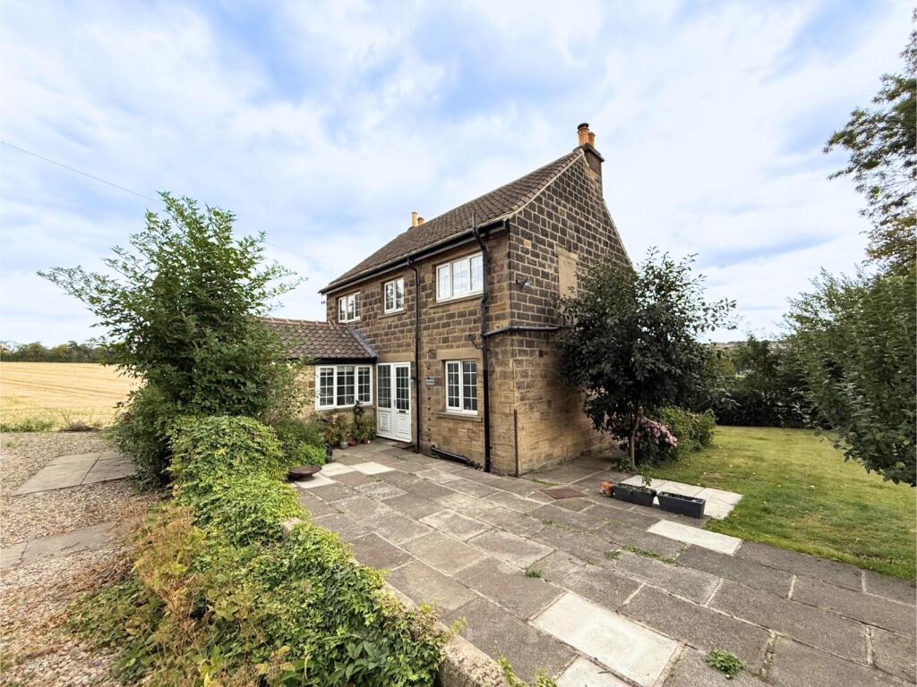 Main image of property: Elmete Lane, Roundhay, Leeds, LS8