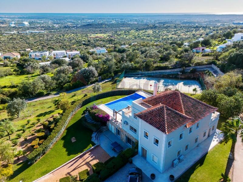 Detached house for sale in Algarve...