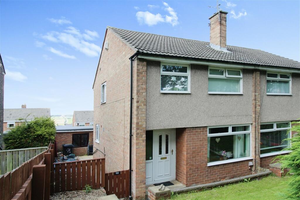 3 bedroom end of terrace house for sale in Hillcrest, Prudhoe, NE42 5LE