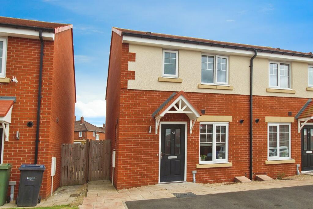 3 bedroom semidetached house for sale in Jarvis Drive, Crawcrook, NE40