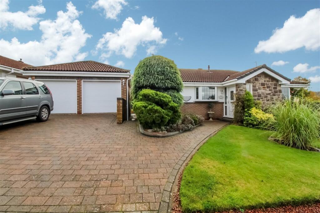 3 bedroom detached bungalow for sale in Bracken Way, Crawcrook, NE40