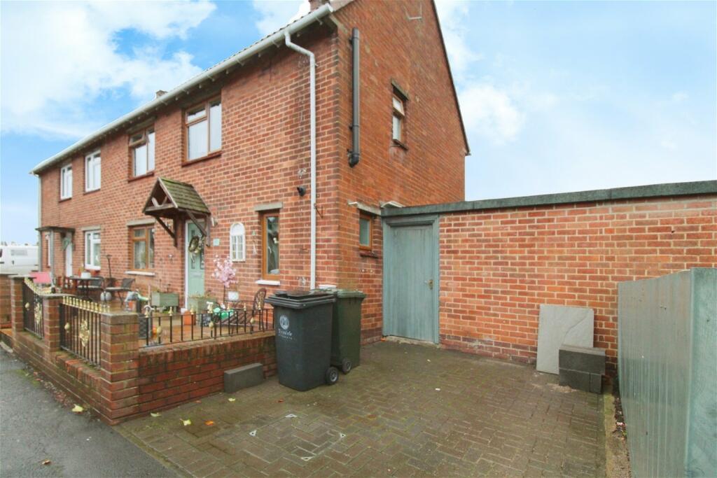 3 bedroom semidetached house for sale in Synclen Road, Corbridge, NE45