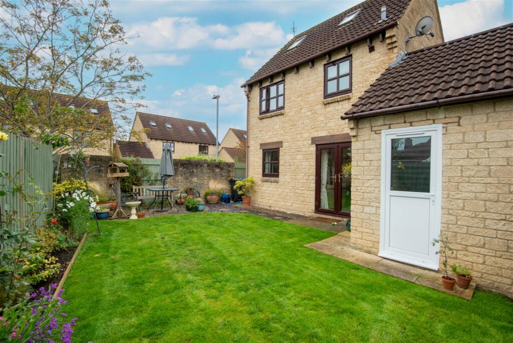 3 bedroom detached house for sale in Atworth village, SN12