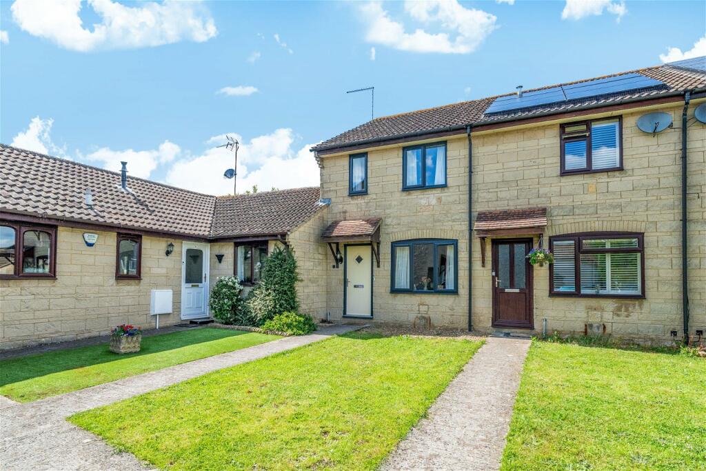 3 bedroom terraced house for sale in Edridge Place, Corsham, SN13