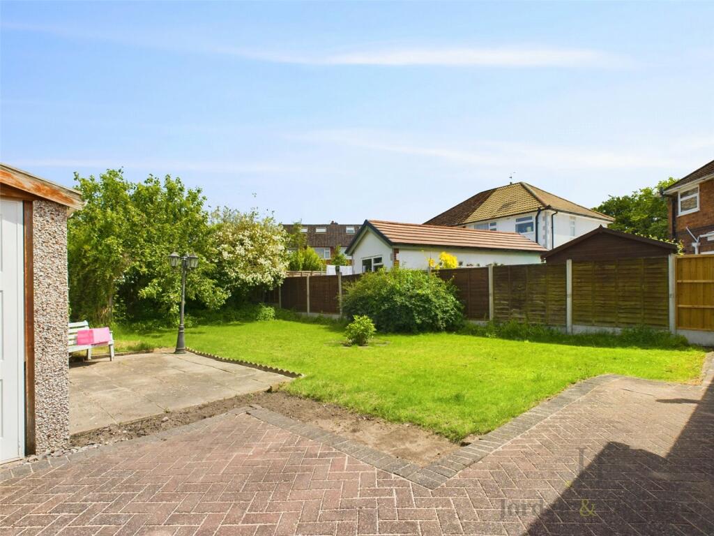 2 bedroom bungalow for sale in Walker Drive, Middlewich, Cheshire, CW10