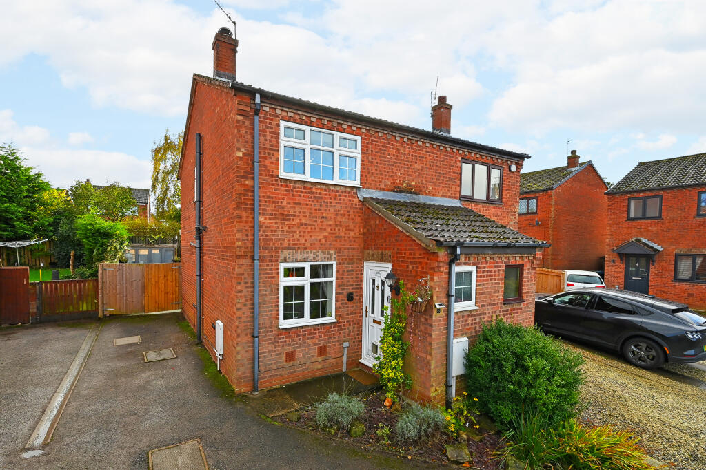 2 bedroom semidetached house for sale in 6 Briardene Close