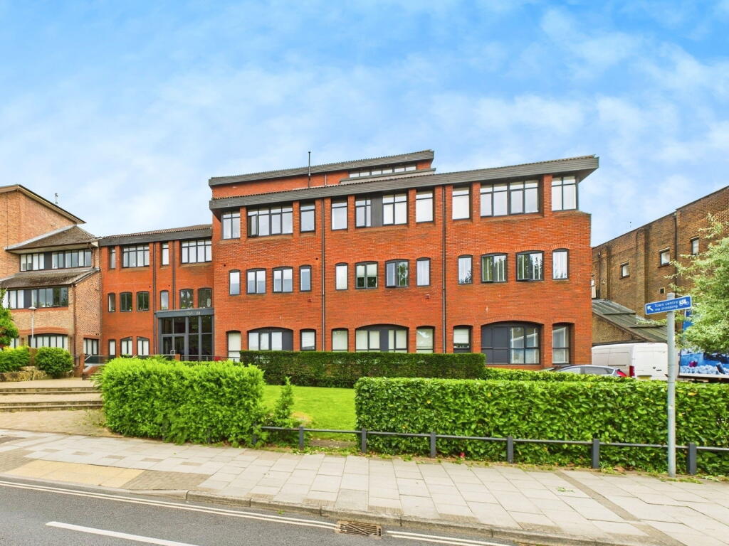 Main image of property: North Street, Horsham, RH12 1FA