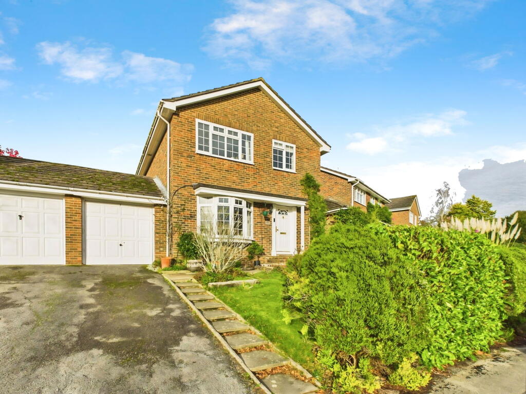 Main image of property: Ghyll Crescent, Horsham