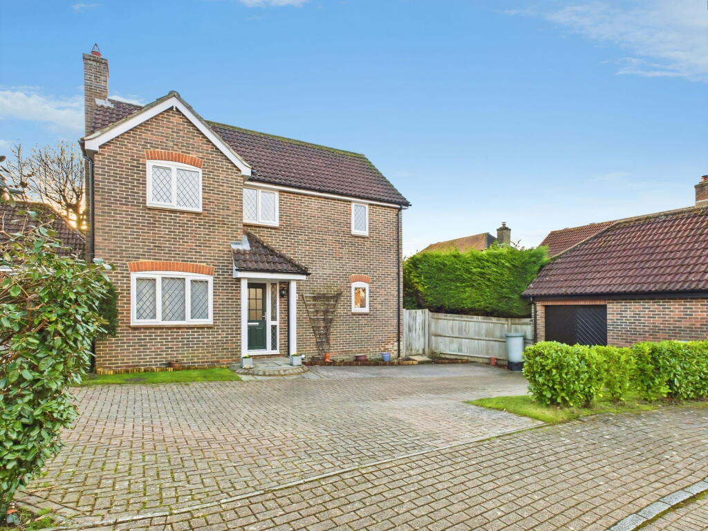 Main image of property: Sloughbrook Close, Horsham