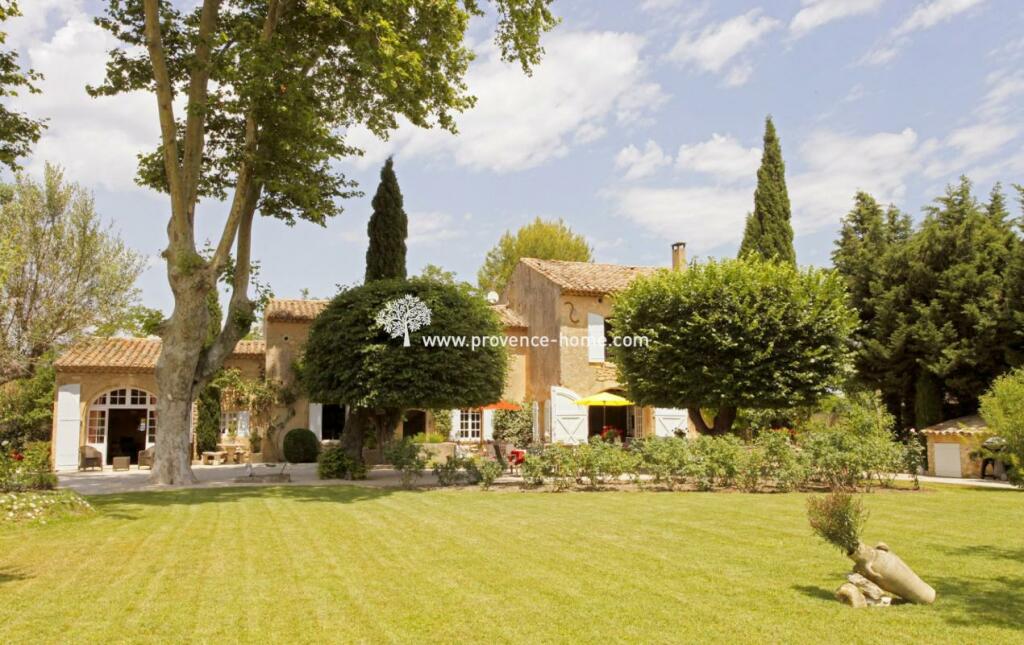 Character Property in Provence-Alps-Cote...