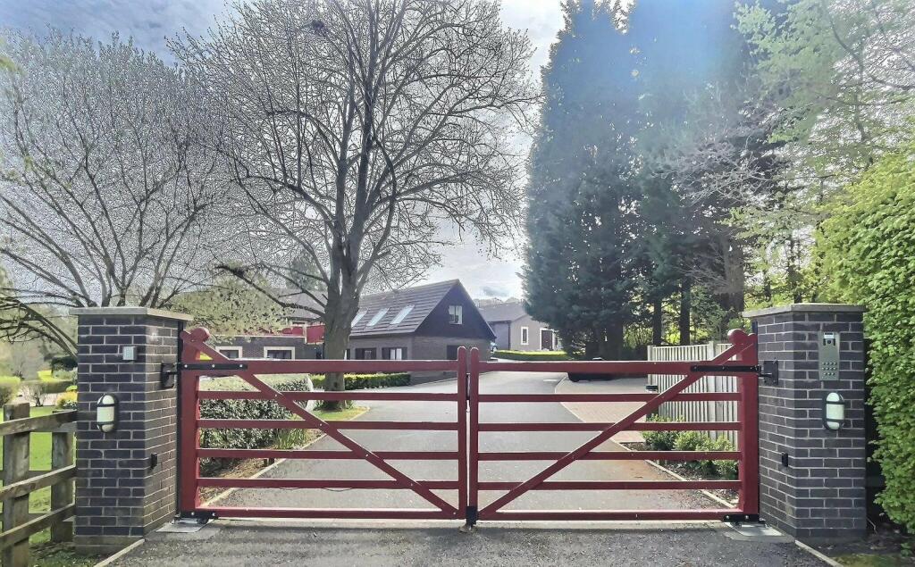 2 bedroom apartment for sale in Stoneleigh Road, Bubbenhall, Coventry