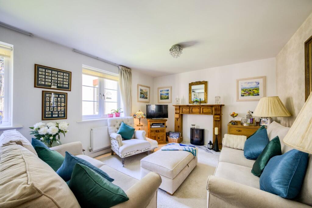 Additional property image - Laneham Place, Kenilworth, Warwickshire, CV8