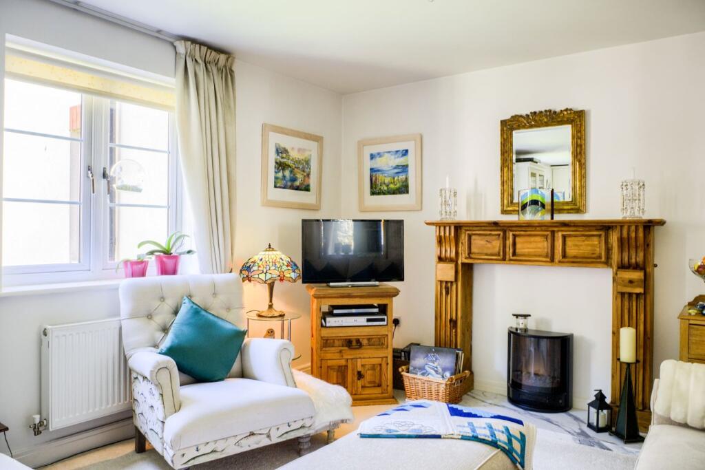 Additional property image - Laneham Place, Kenilworth, Warwickshire, CV8