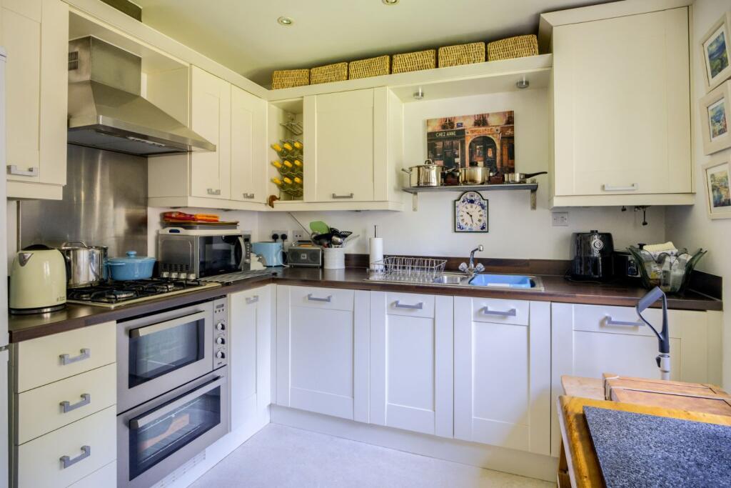 Additional property image - Laneham Place, Kenilworth, Warwickshire, CV8