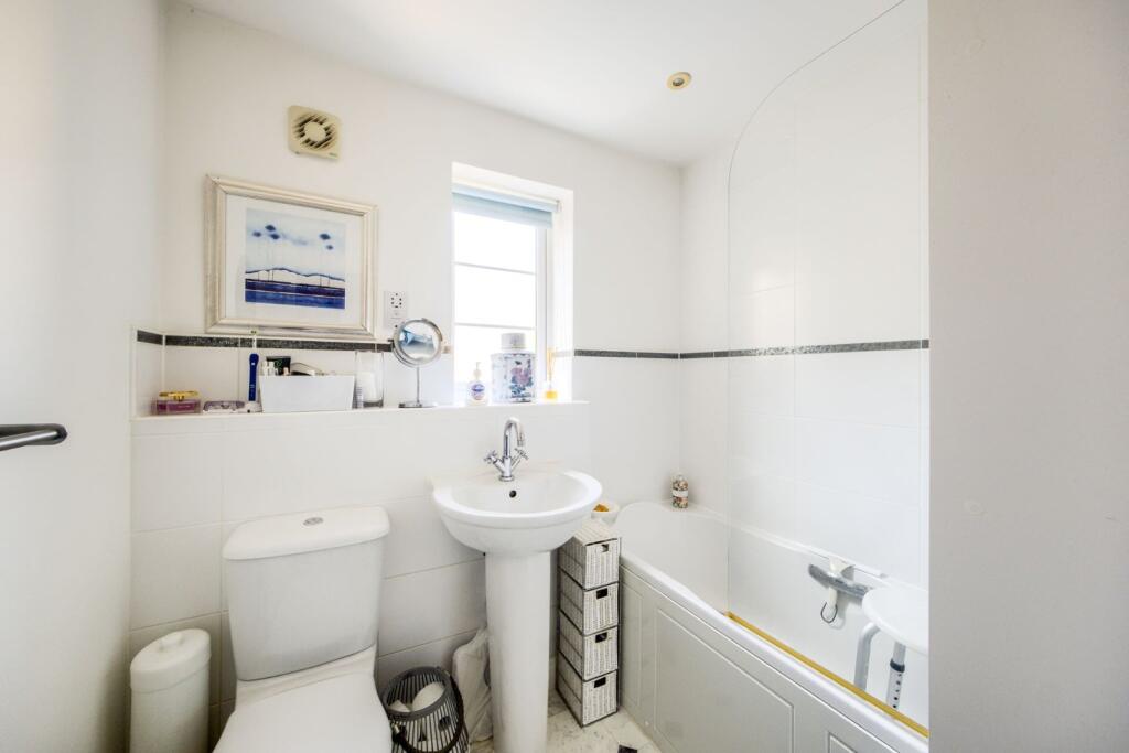 Additional property image - Laneham Place, Kenilworth, Warwickshire, CV8