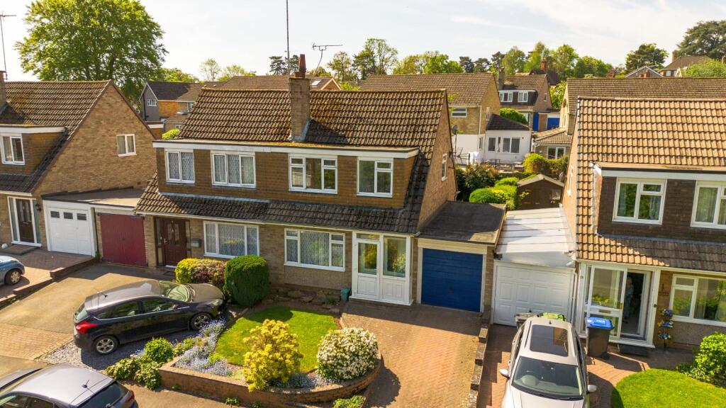 Main image of property: Field Close, Kenilworth, Warwickshire, CV8