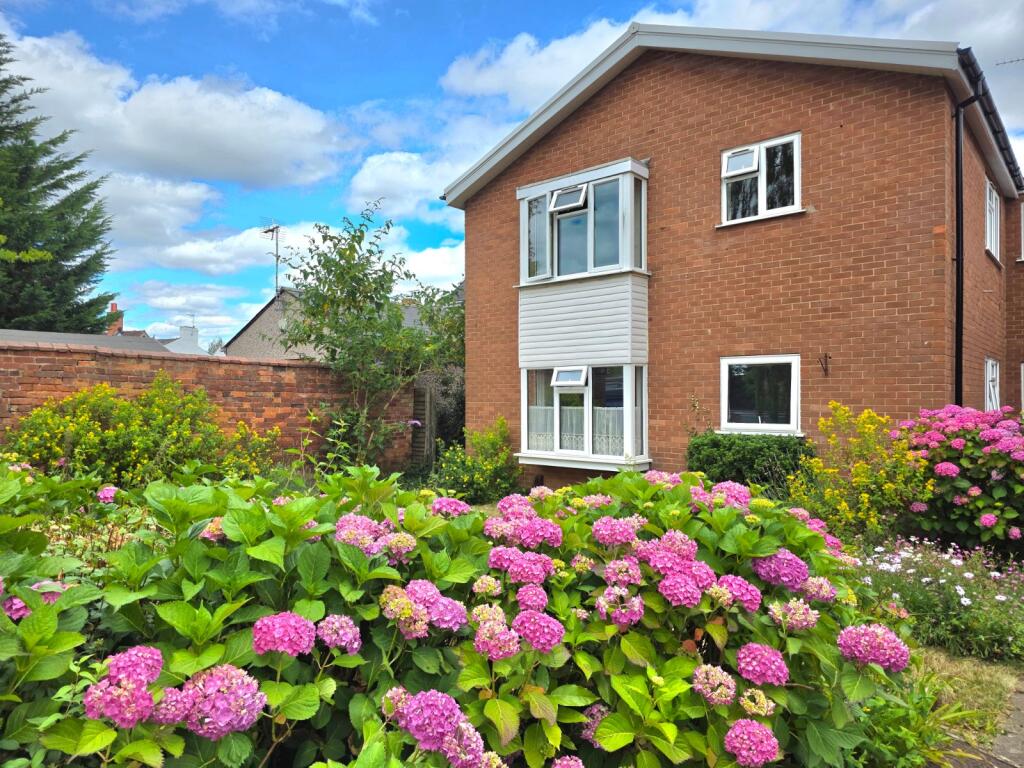 Main image of property: Whites Row, Kenilworth, Warwickshire, CV8
