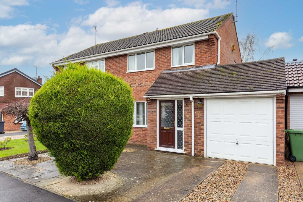Main image of property: Hodnet Close, Kenilworth, Warwickshire, CV8