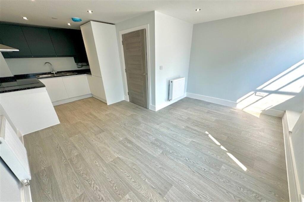 Main image of property: Clarendon Apartments, Canal Walk, SO14