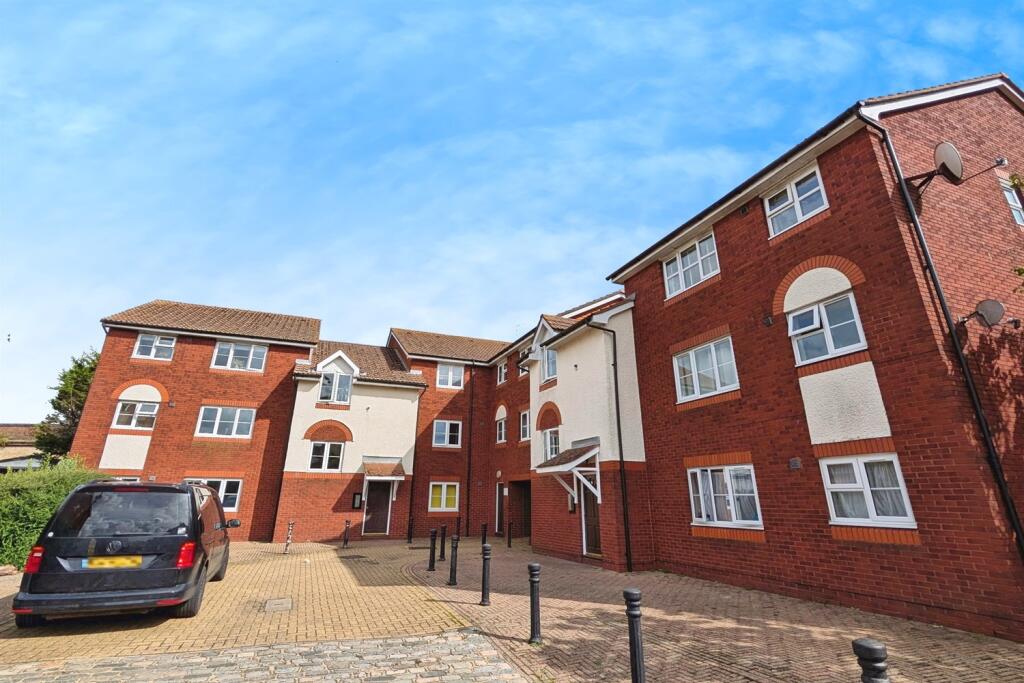 Main image of property: Captains Place, SO14