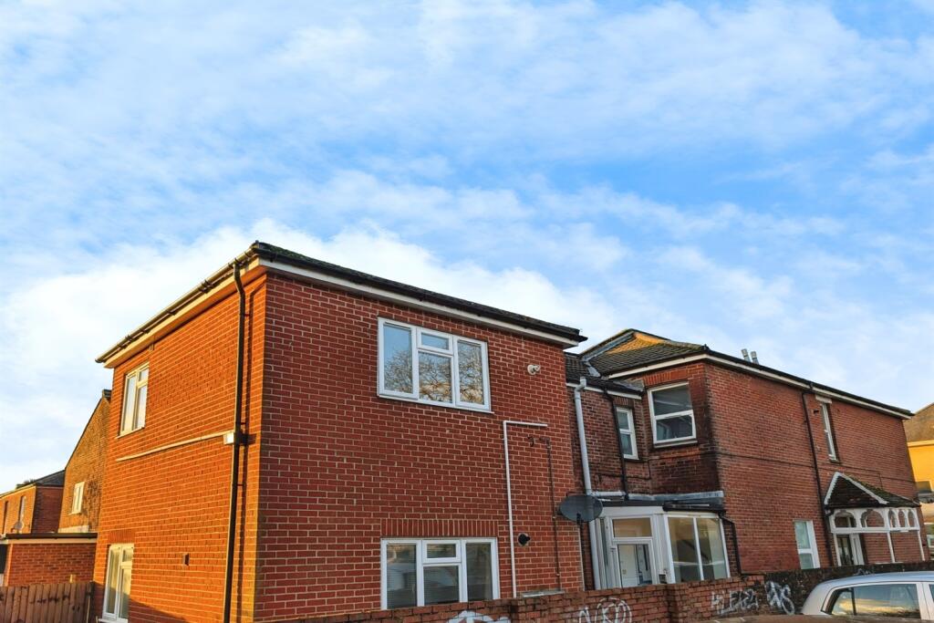 Main image of property: Wilton Avenue, SO15