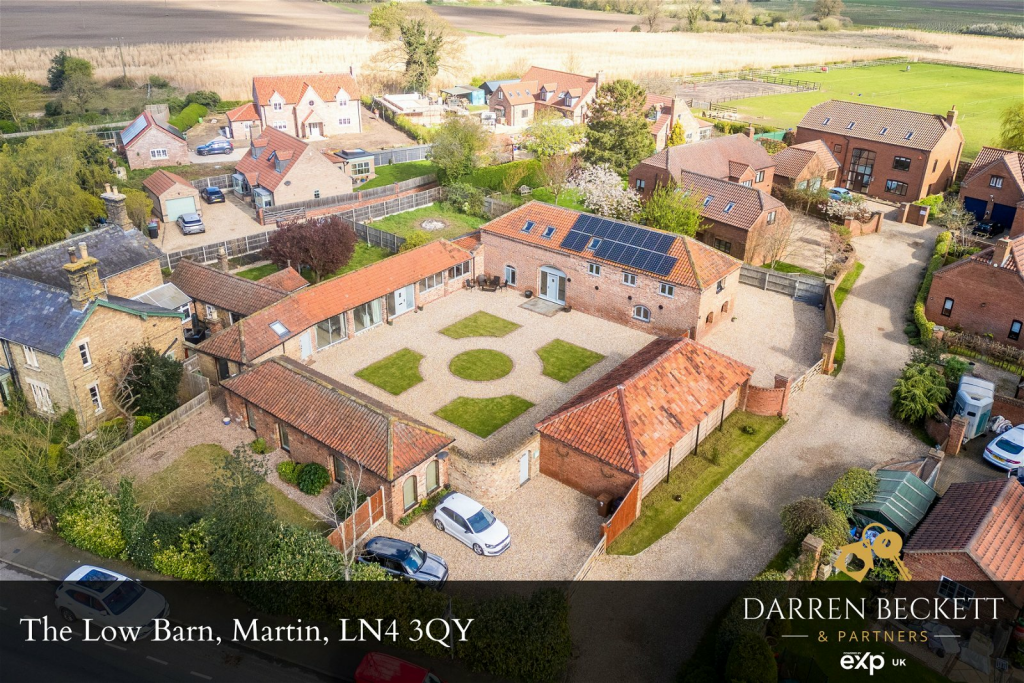 Main image of property: The Low Barn, High Street, Martin, Lincolnshire, LN4 3QY